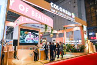 这是在综合国家展区的主宾国哥伦比亚展台.jpg