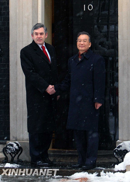 2月2日,中国国务院总理温家宝在伦敦唐宁街10号英国首相府与布朗首相举行会谈。