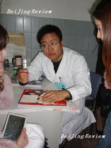 中国医学科学院首席整形专家陈焕然博士。冯建华摄
